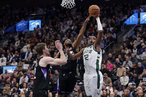 milwaukee bucks roster.
